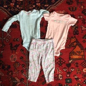 ☀️4/$20 - Carter’s 3 pc 12m bunny set